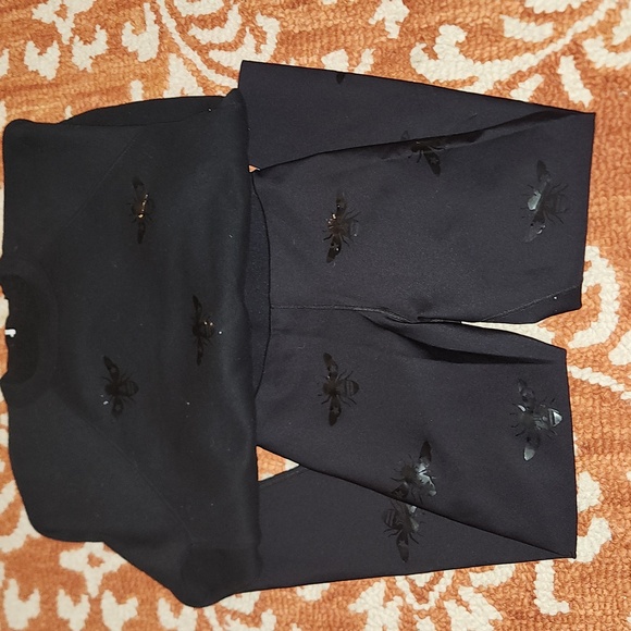 Ultracor Bee High Rise Performance Legging and sweater set. size small